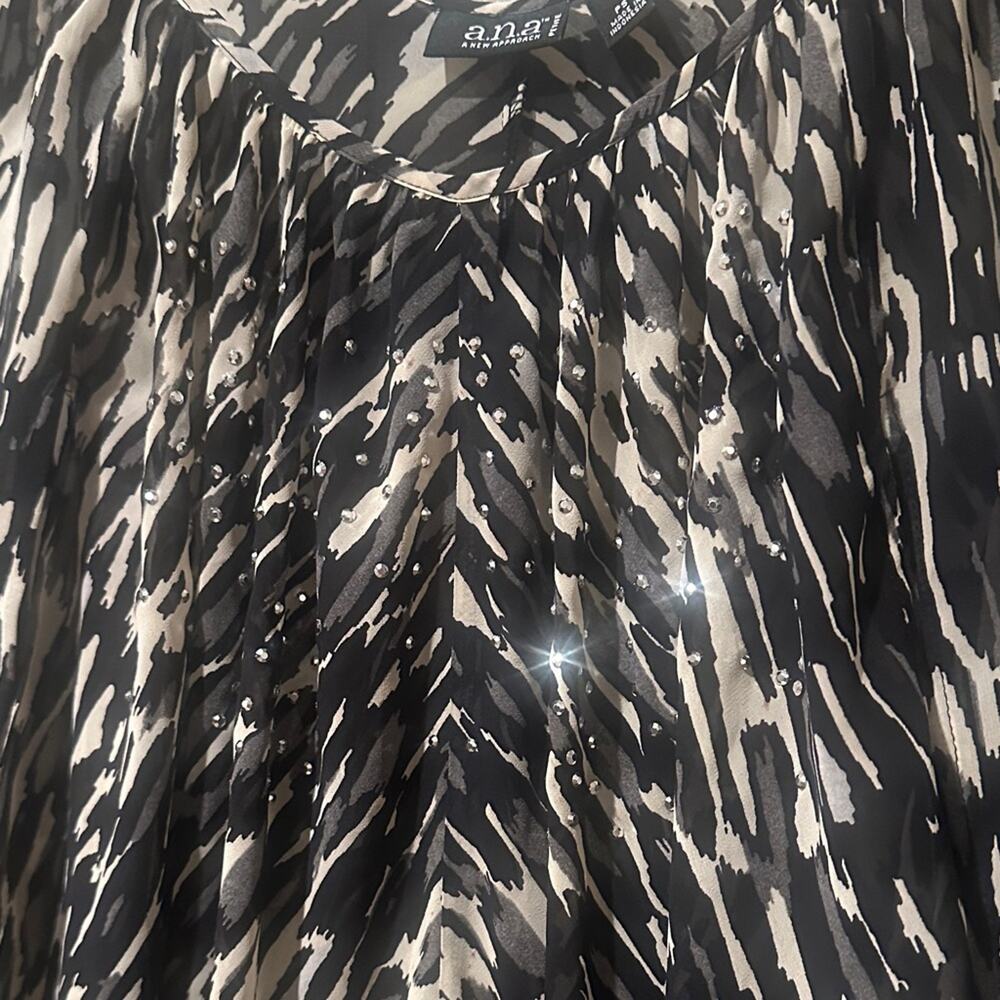 A.N.A. Patterned Top SP - Picture 3 of 7